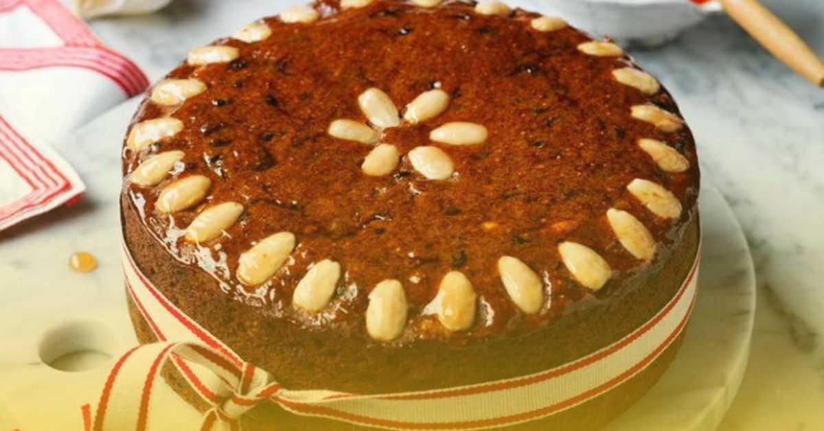 Fruit Cake Recipe for Christmas: क्रिसमस 2024 साठी स्वादिष्ट फ्रूट केक रेसिपी, बेकरीसारखा परफेक्ट केक घरच्या घरी तयार करा